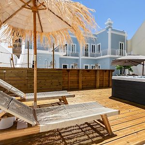 Dona Simone Boutique Suites & Studios - By @ Rita'S Place